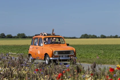 circuits touristiques (journée) à bord de Renault 4L  - Oise.fun