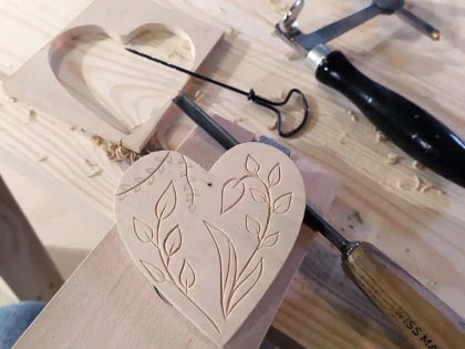 Atelier plume/cœur en bois - Oise.fun