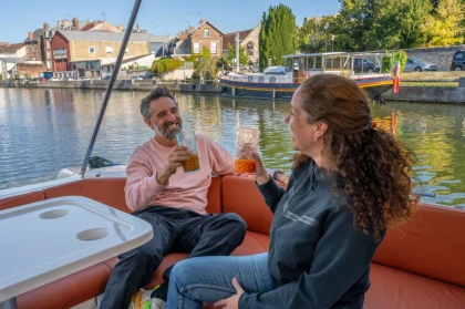 Promenade en catamaran - Croisière apéro au coucher du soleil - Oise.fun