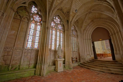 Visite contée de l'Abbatiale – Quand les pierres racontent des histoires - Oise.fun