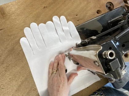 Gant Maille : Visite guidée d'une des dernières ganteries françaises - Oise.fun