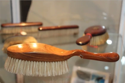 Plongée insolite dans l’univers des brosses – Journées du Patrimoine - Oise.fun