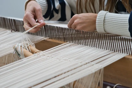 Magie de la broderie à la manufacture (à partir de 5 ans) - Oise.fun
