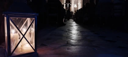 Visite Nocturne – L’Abbatiale révélée à la lampe torche - Oise.fun