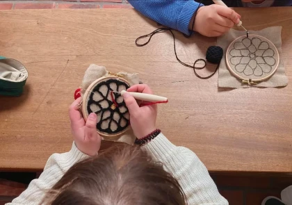 Magie de la broderie à la manufacture (à partir de 5 ans) - Oise.fun