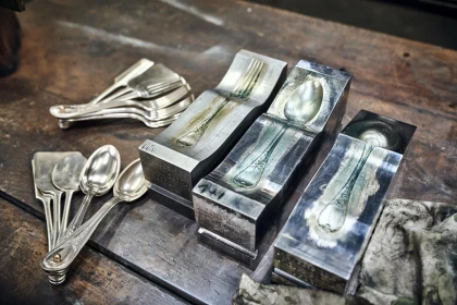 Maison Ercuis – Entrez dans les coulisses d’une orfèvrerie d’exception - Oise.fun