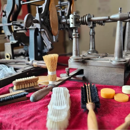 diverses brosses anciennes