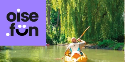 homme qui fait du canoe