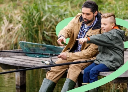 père qui pêche avec son fils