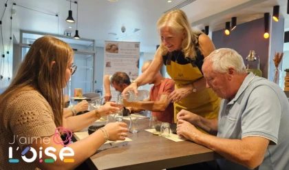 groupe participant à un atelier de moutarde artisanale à beauvais