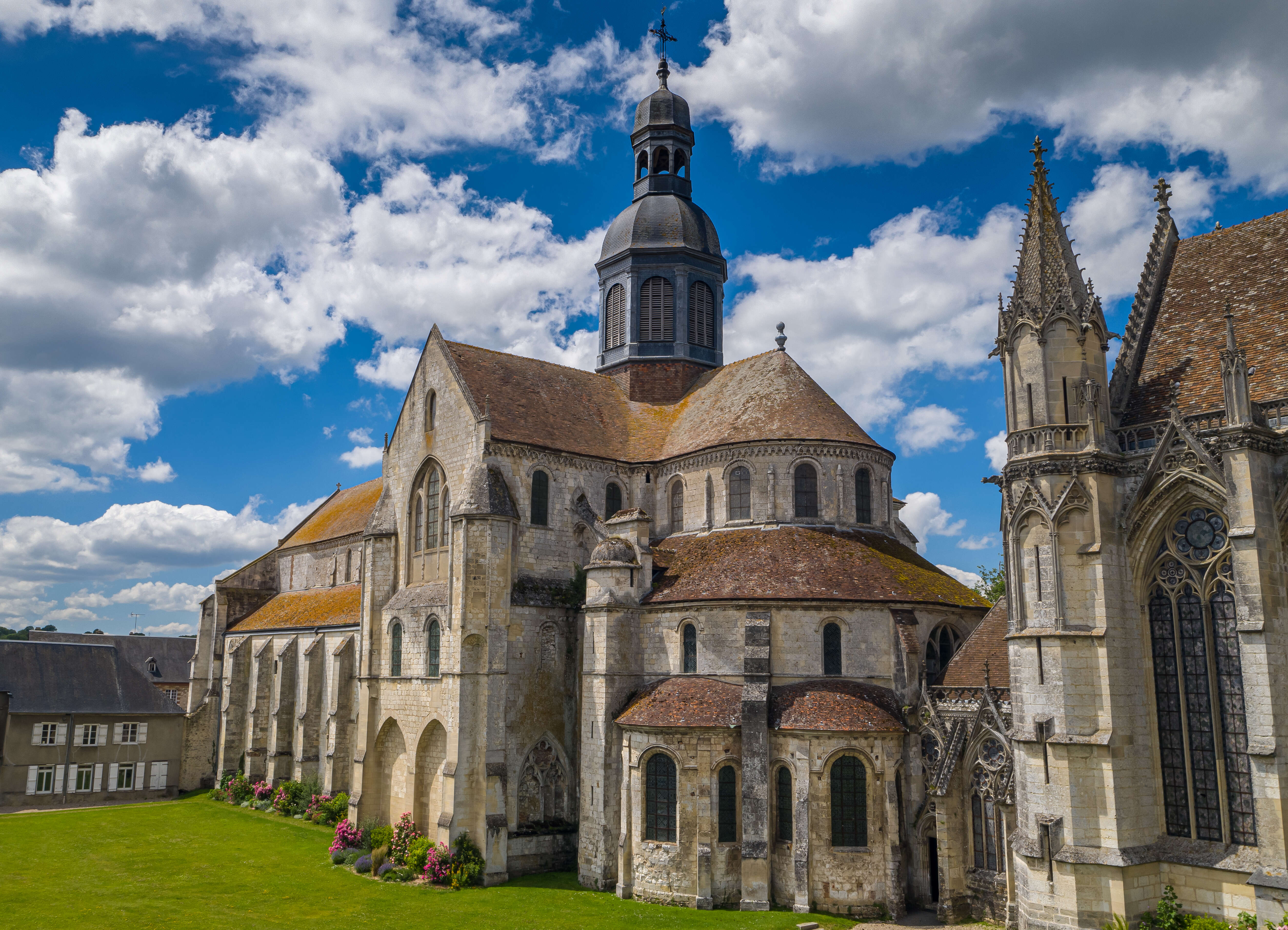Cathédrale et Abbaye - Oise.fun