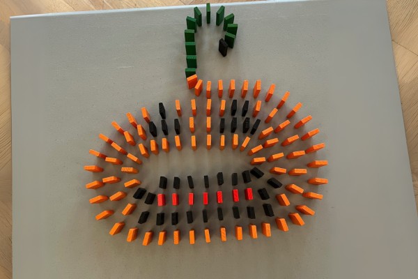 Atelier enfants Vacances Hiver – La magie des dominos en action ! - Oise.fun