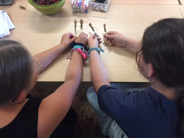 ✨ Atelier Famille : Fabrique ton Mini-Balai de Sorcière ! - Oise.fun