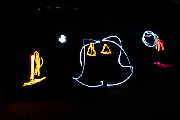 Atelier Light Painting d’Halloween – Dessine avec la lumière ! - Oise.fun