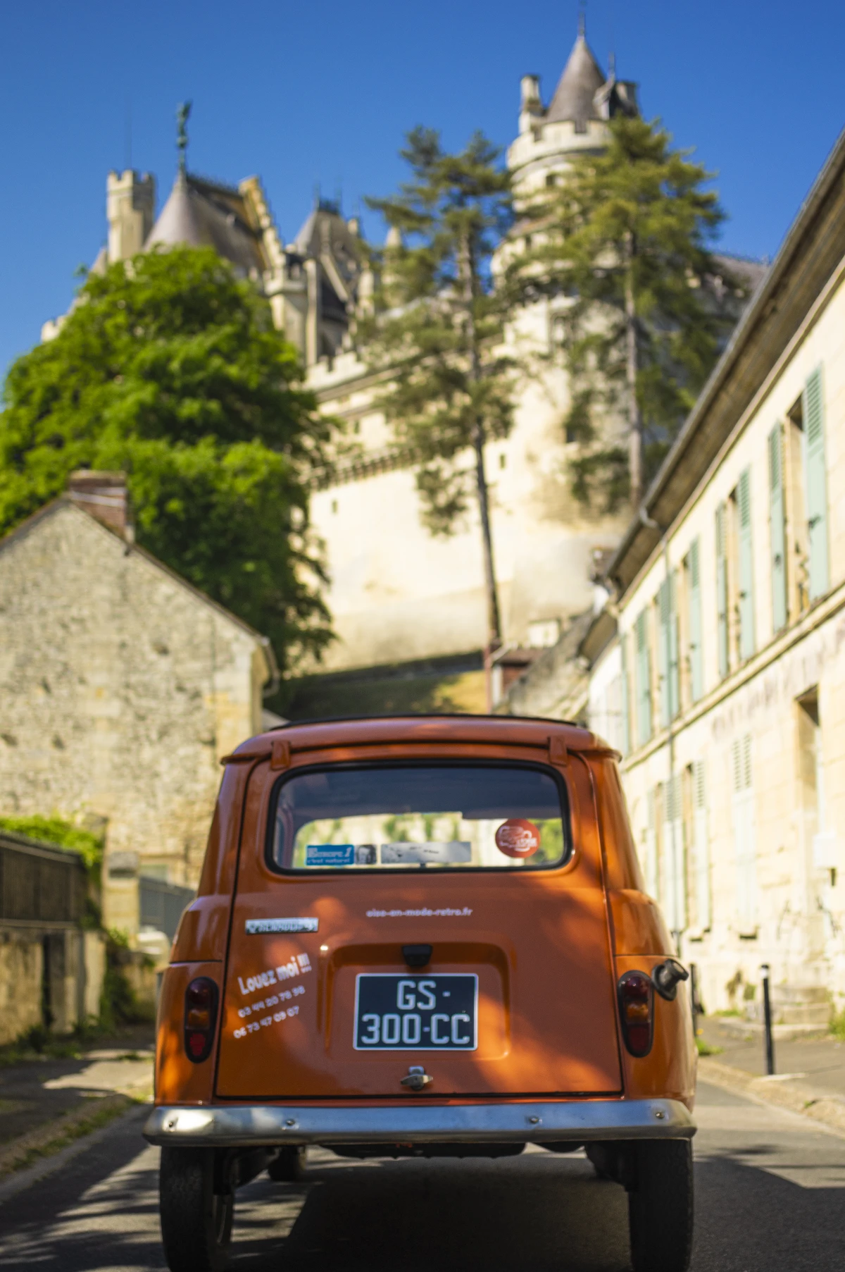 🚗 En route ! Balade rétro en 4L d'une journée pour savourer l’Oise autrement - Oise.fun