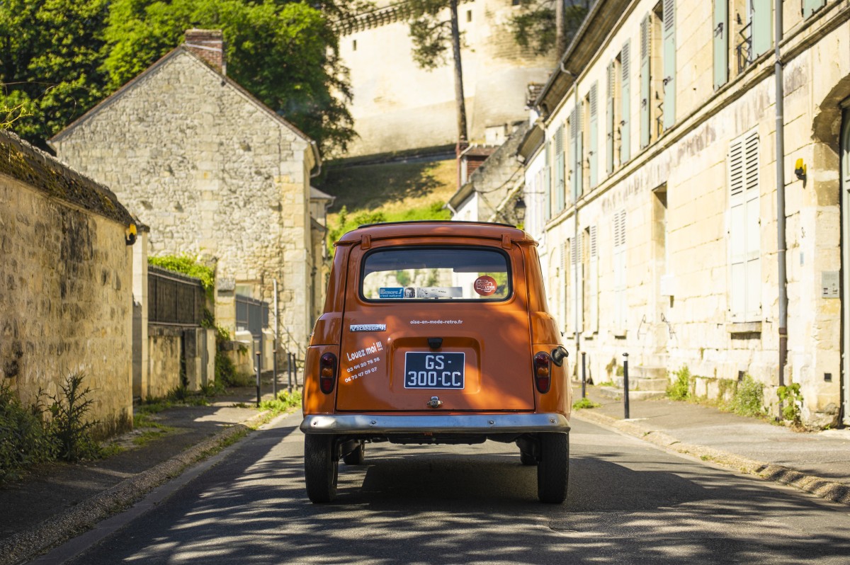 circuits touristiques (journée) à bord de Renault 4L  - Oise.fun