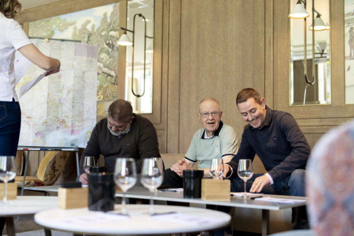 Atelier vin & planches gourmandes à Chantilly-Senlis : un voyage sensoriel ! - Oise.fun