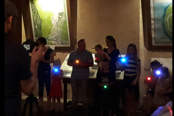 Atelier light painting de Noël – Dessinez avec la lumière en famille ✨ - Oise.fun