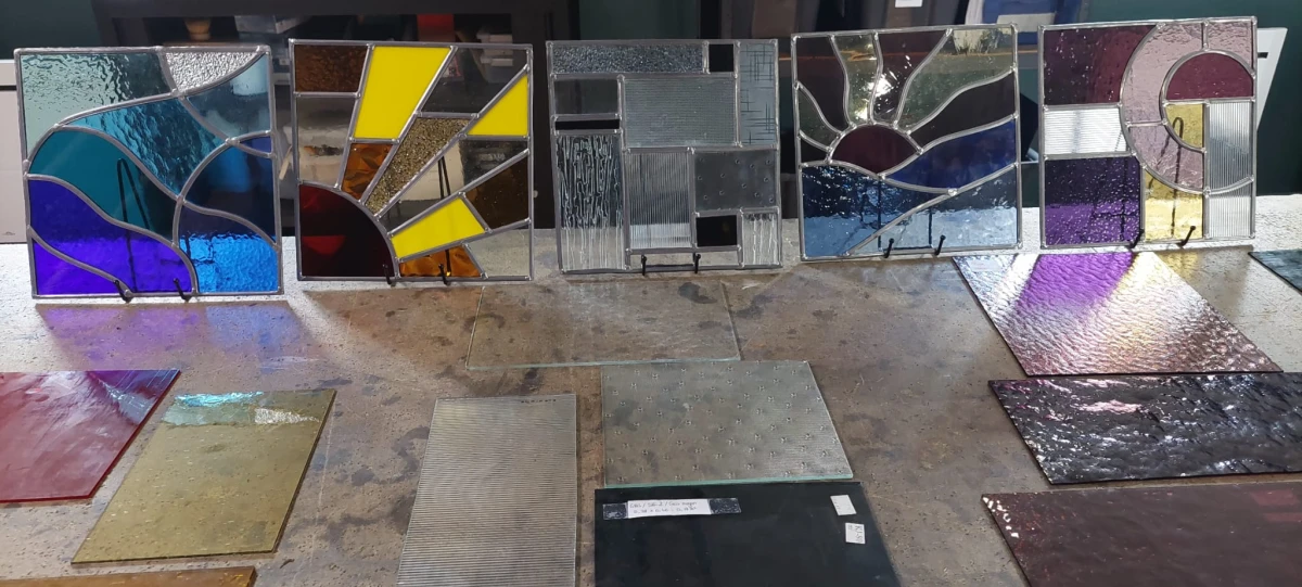 ✨ Initiez-vous au vitrail avec Patricia : 4h pour créer votre œuvre d’art en verre à Appilly - Oise.fun