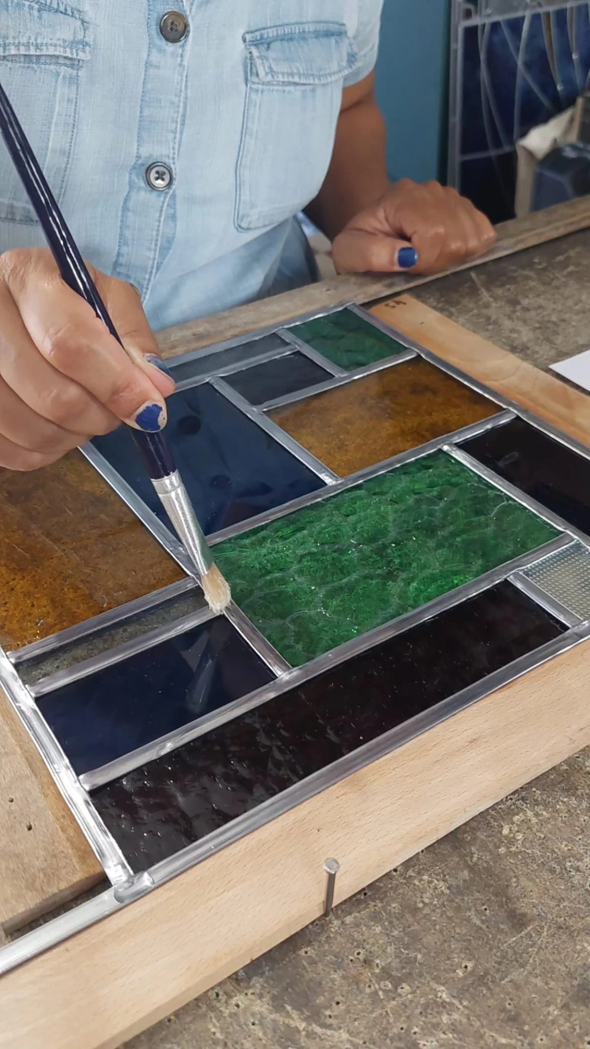 ✨ Initiez-vous au vitrail avec Patricia : 4h pour créer votre œuvre d’art en verre à Appilly - Oise.fun