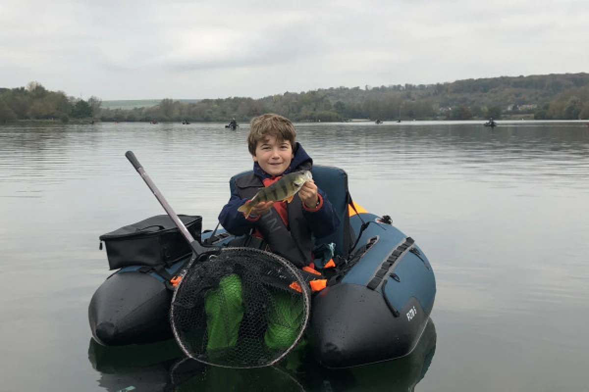 Journée pêche en float tube – Petite embarcation, maxi sensations ! - Oise.fun