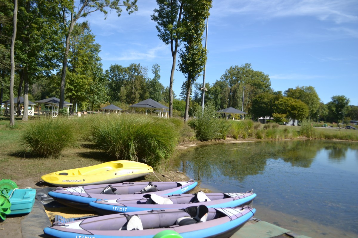 kayak au bord de lac