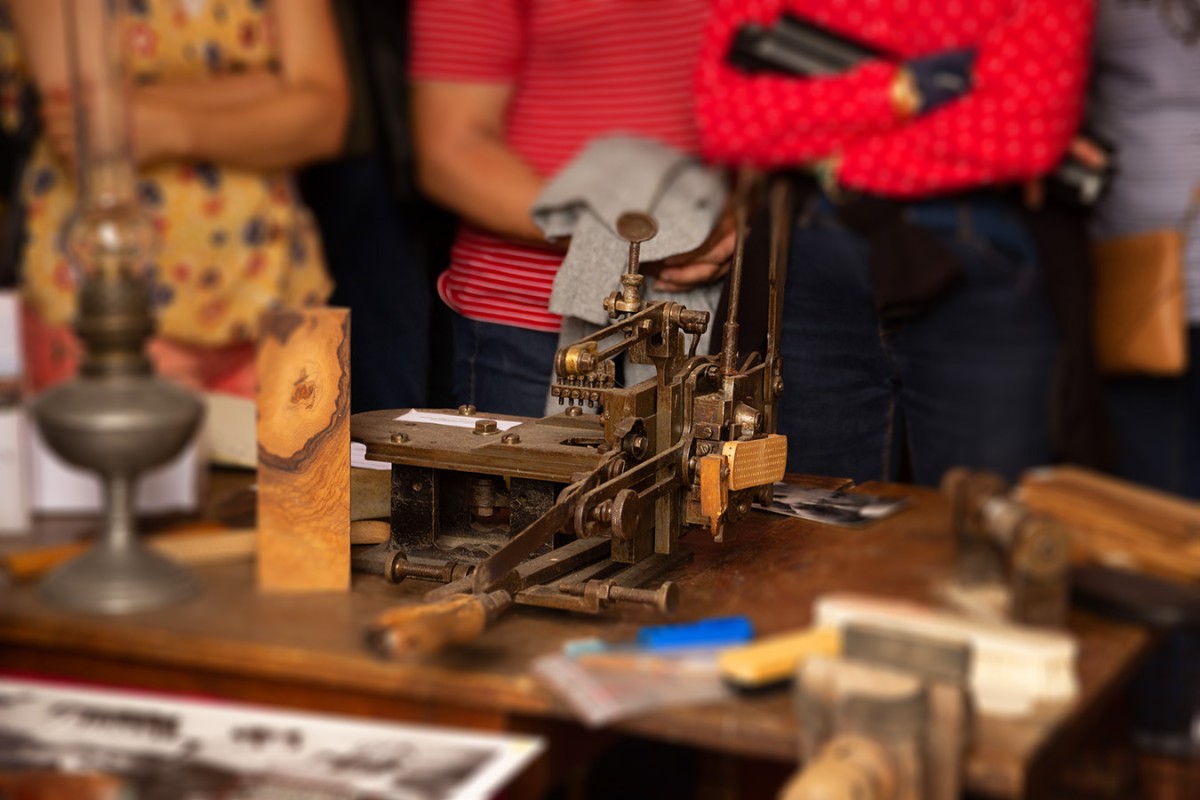 Plongée insolite dans l’univers des brosses – Journées du Patrimoine - Oise.fun