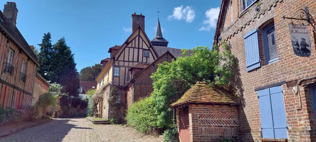 Découverte de Gerberoy : entre ruelles pavées et secrets bien gardés - Oise.fun
