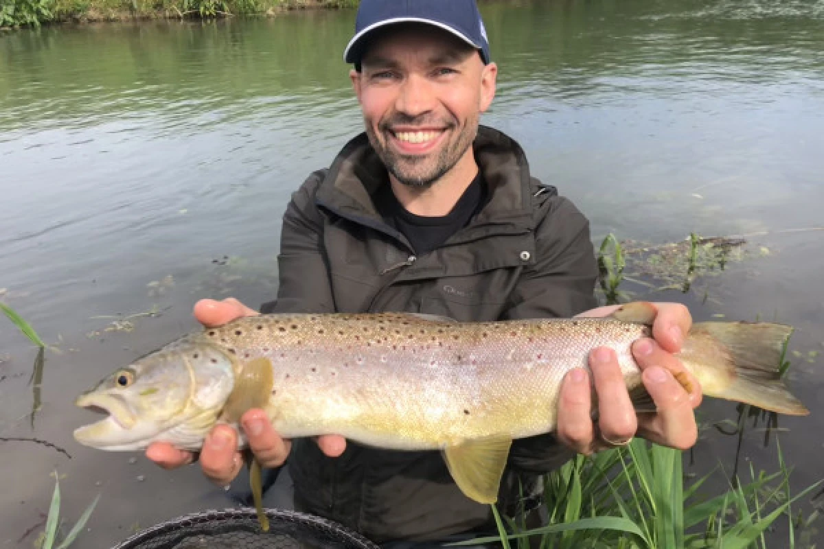 Pêche à la mouche en rivière – Truite sauvage et technique affûtée ! - Oise.fun