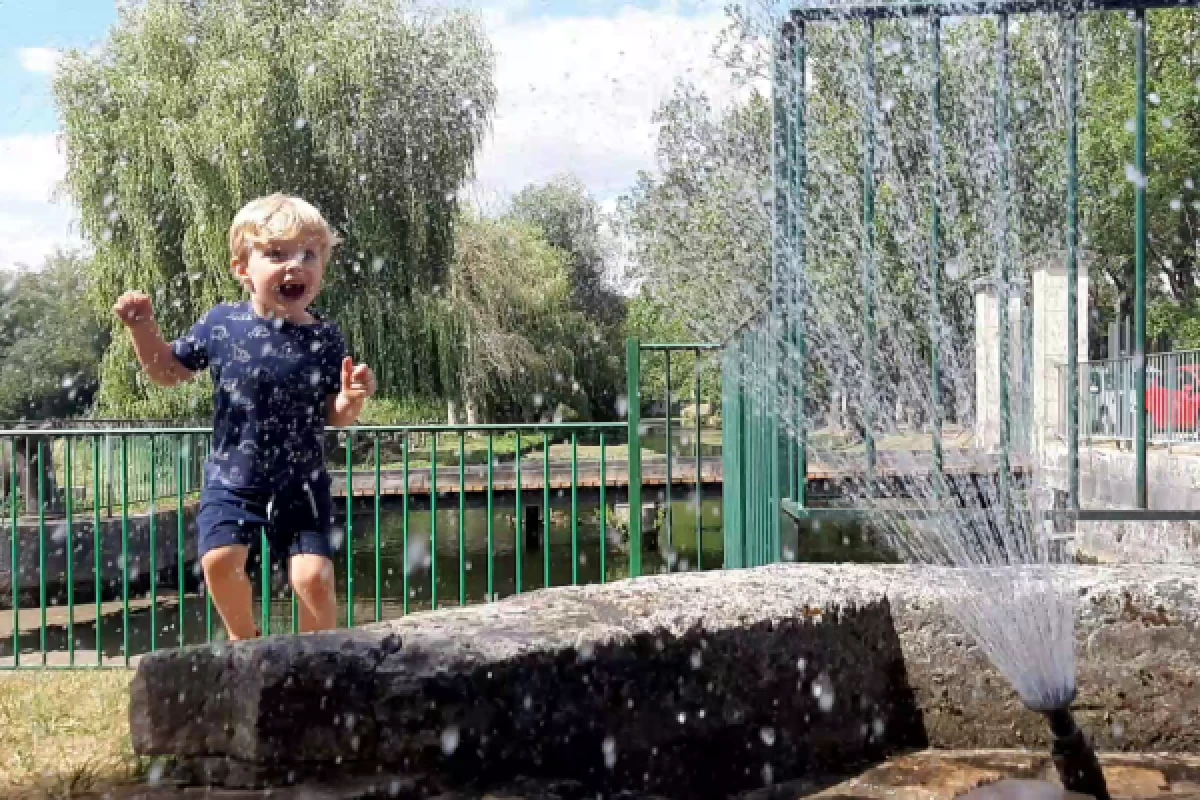 Petite Manip’ Fontaines et jets d'eau – Faites jaillir l’eau comme par magie ! - Oise.fun