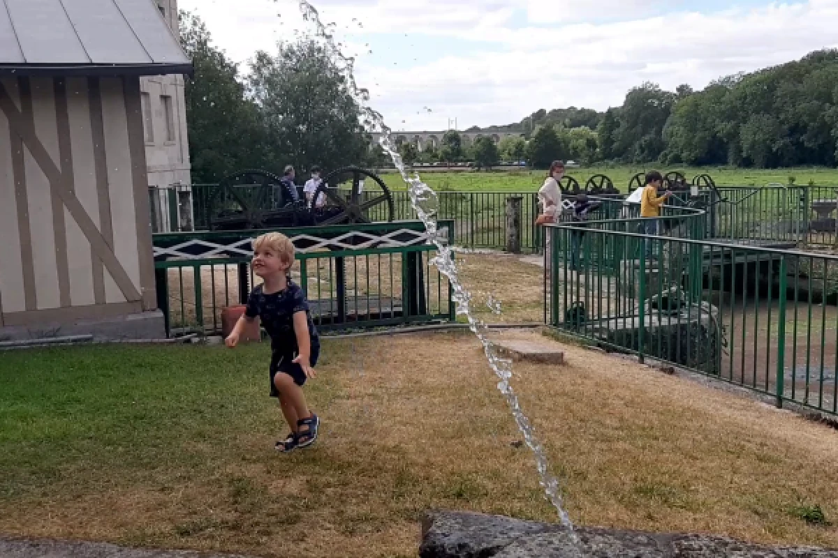 Petite Manip’ Fontaines et jets d'eau – Faites jaillir l’eau comme par magie ! - Oise.fun
