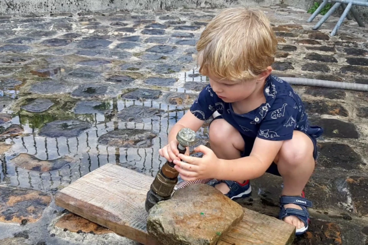 Petite Manip’ Fontaines et jets d'eau – Faites jaillir l’eau comme par magie ! - Oise.fun