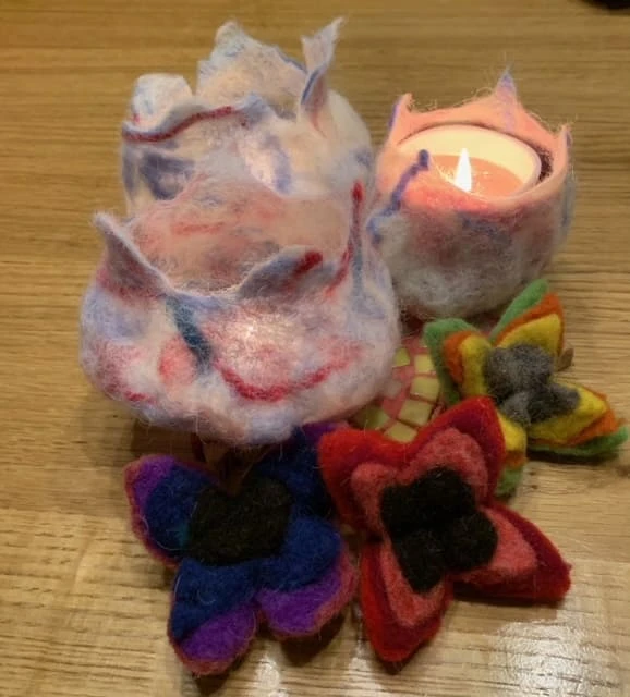 Atelier feutrage de Noël – Créez votre cadeau ou déco en laine 🎄🧶 - Oise.fun