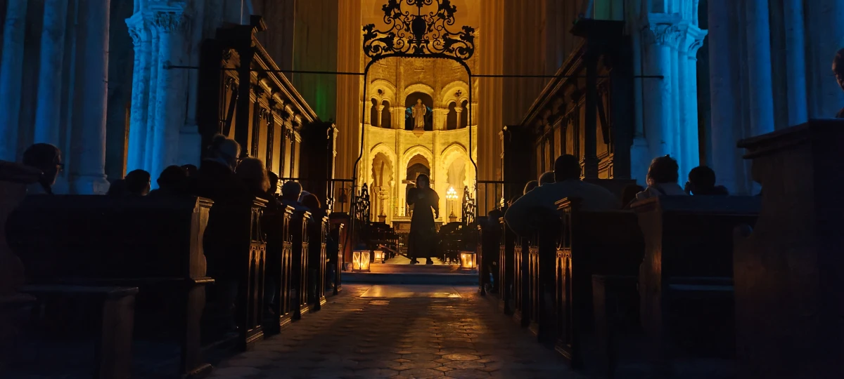 Visite Contée – L’Abbatiale s’illumine aux flambeaux - Oise.fun