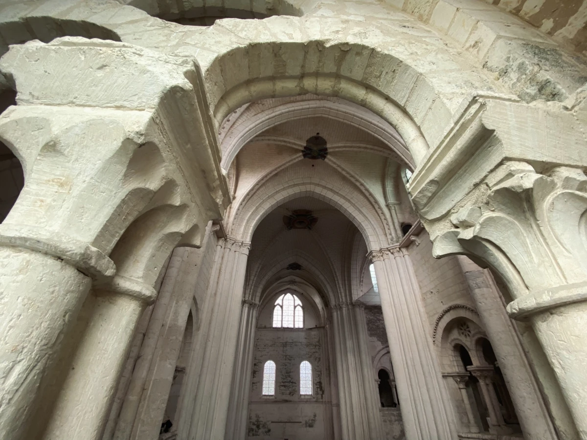 Sur les pas des bâtisseurs – Visite guidée de l’abbatiale et des secrets de sa construction - Oise.fun