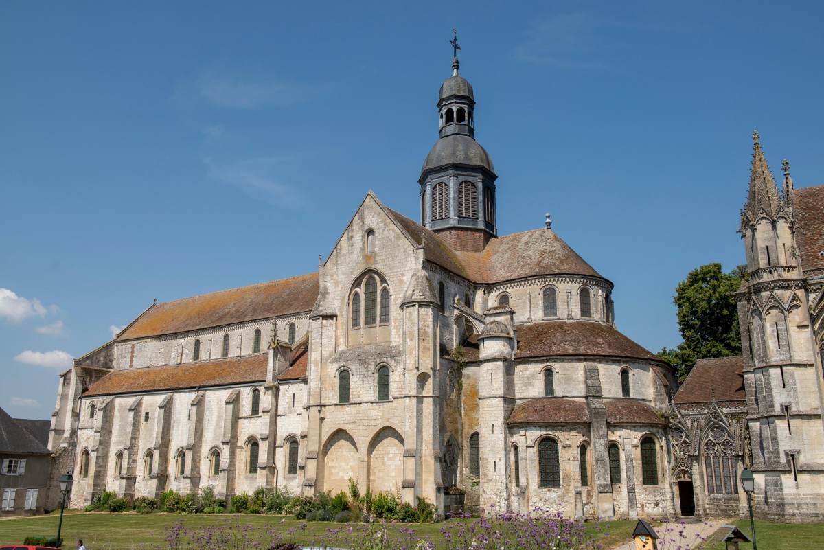 Visite guidée de l’abbatiale de Saint-Germer-de-Fly – Un voyage à travers les siècles - Oise.fun