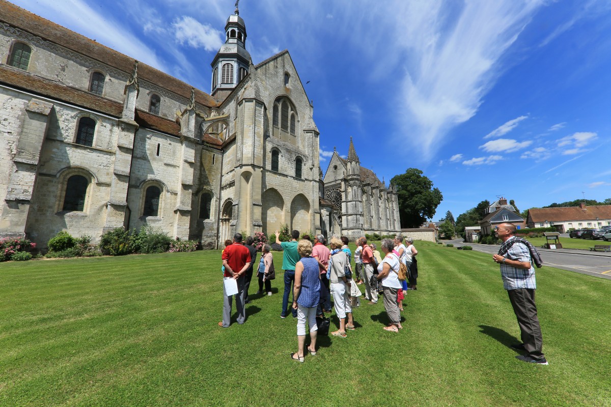 Visite guidée de l'abbatiale et de la Sainte chapelle - Oise.fun