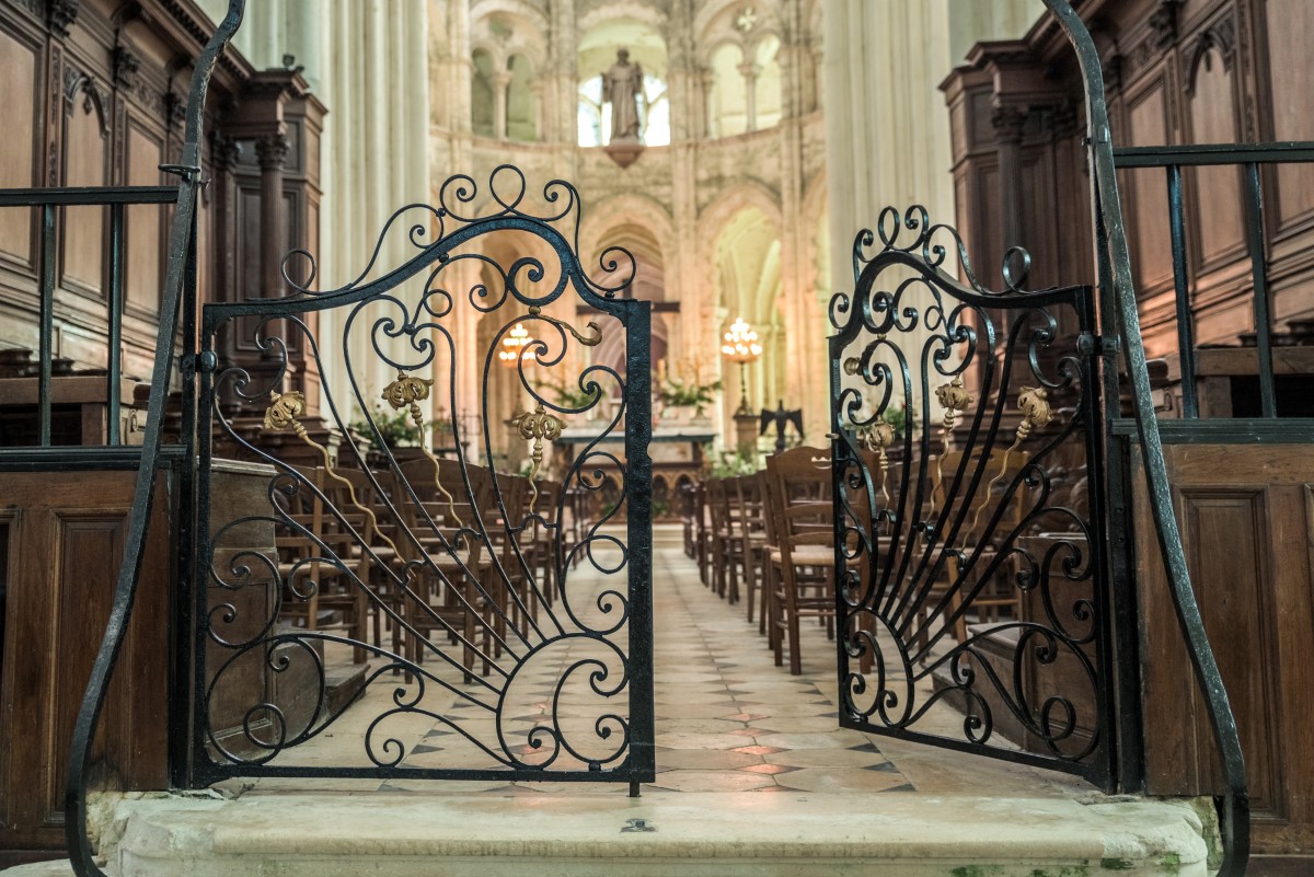 Visite guidée de l'abbatiale et de la Sainte chapelle - Oise.fun