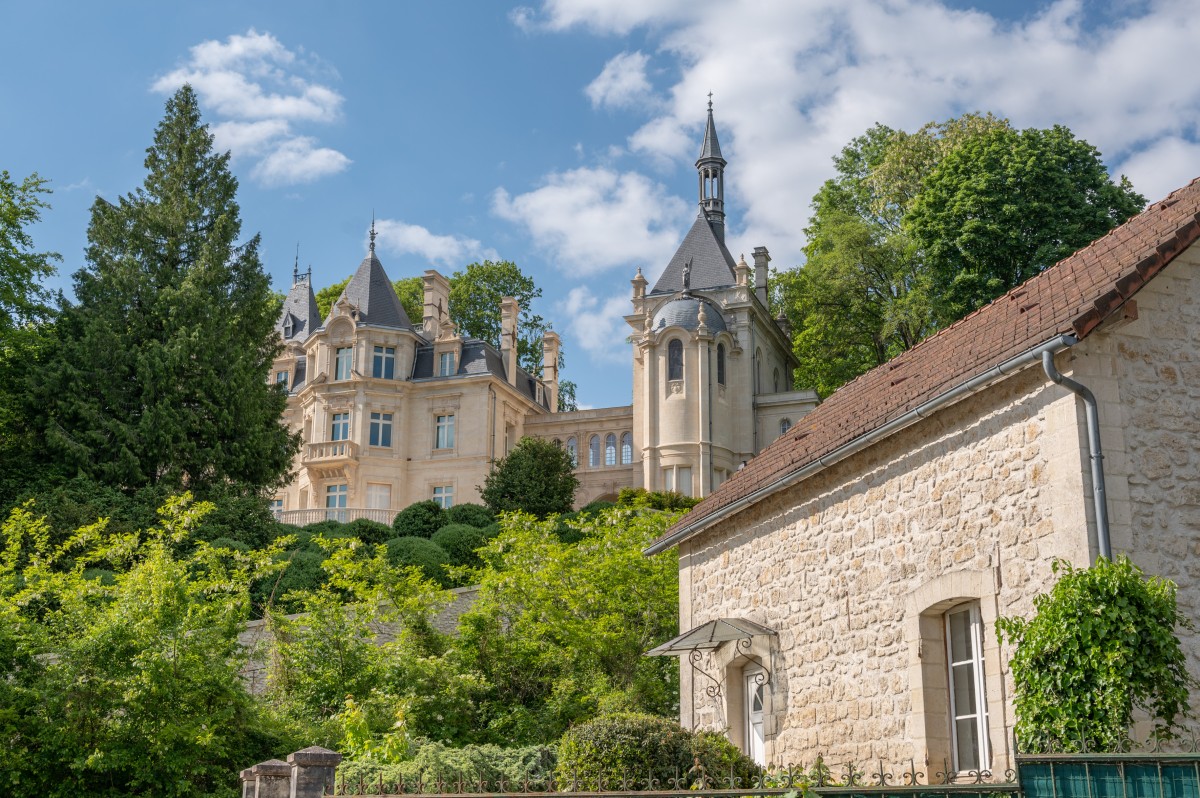Visite historique – Retour à l’Époque de Pierrefonds-les-Bains ! - Oise.fun